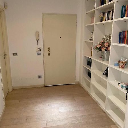 Lovely Apartment In The New Porta Nuova Area Milão Exterior foto