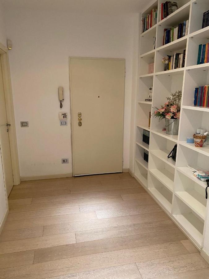 Lovely Apartment In The New Porta Nuova Area Milão Exterior foto